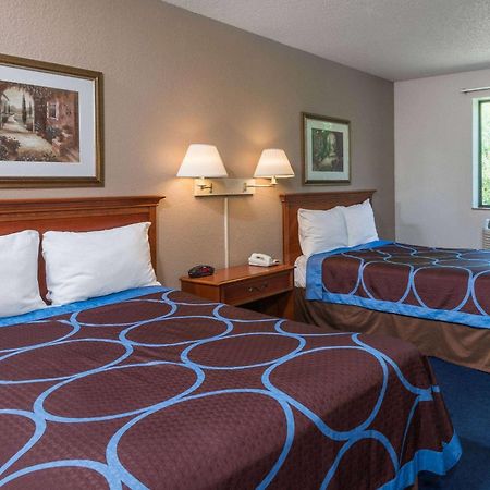 Super 8 By Wyndham Delmont Otel Dış mekan fotoğraf